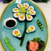 Futomaki mit Lachs und Avocado (10 Stück)